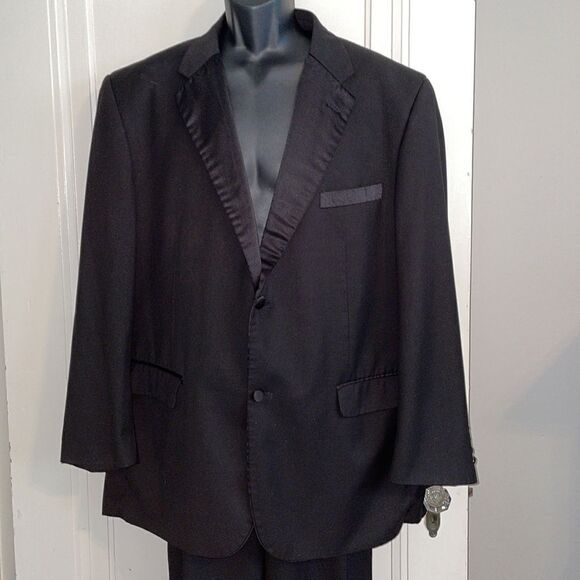 Fellini Uomo black polyester/rayon tuxedo suit - Picture 2 of 11